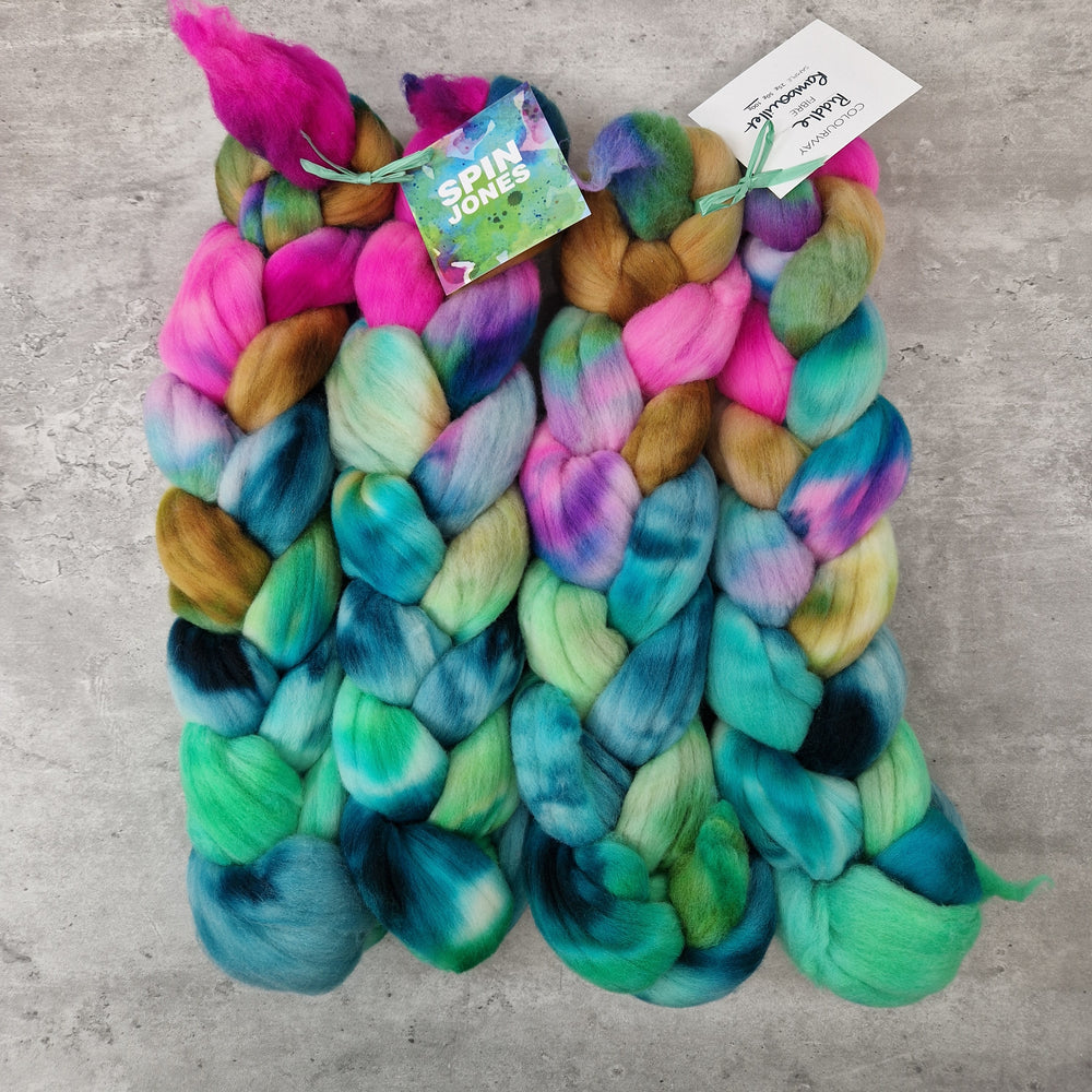Rambouillet wool - Hand dyed - 100g (3.5oz) - PUDDLE