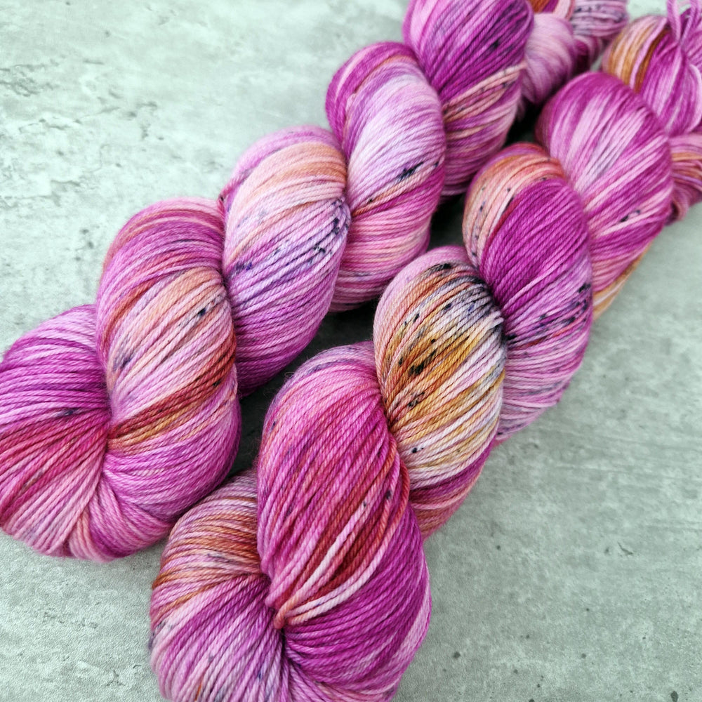 Hand dyed SW Merino wool - 4ply fingering 100g 400m OOAK PINK