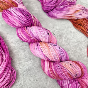 Hand dyed SW Merino wool - 4ply fingering 100g 400m OOAK PINK