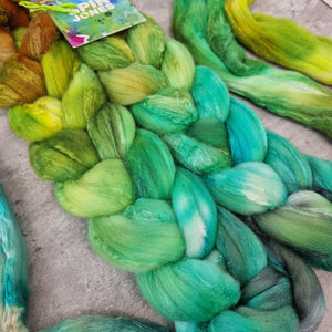 Bluefaced Leicester and tussah silk wool top - Hand dyed - 100g (3.5oz) - GREEN SCRUB TANAGER