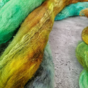 Bluefaced Leicester and tussah silk wool top - Hand dyed - 100g (3.5oz) - GREEN SCRUB TANAGER
