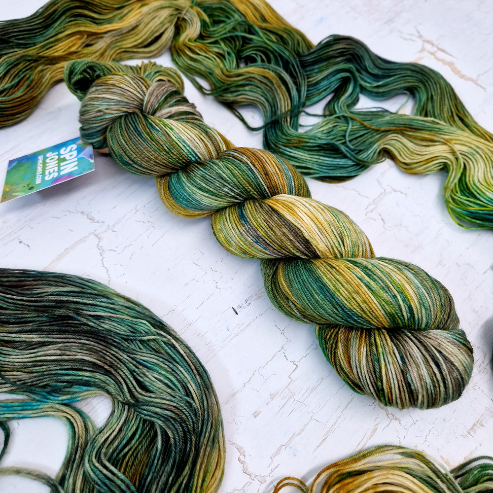 Hand dyed SW Merino wool - 4ply fingering 100g 400m OOAK TURBURY