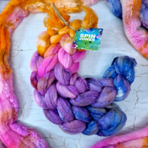 Bluefaced Leicester and tussah silk wool top - Hand dyed - 100g (3.5oz) - Lake Atitlán