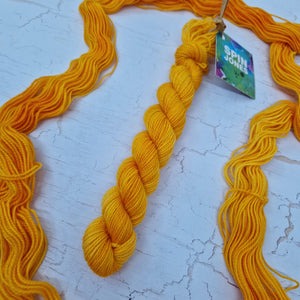 Surf shack & Golden - SOCK YARN DUO - SW Falkland Merino & Nylon
