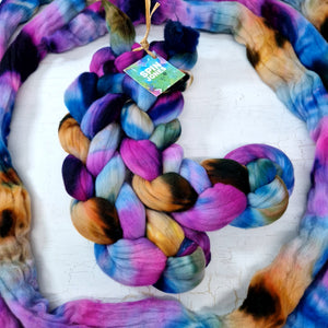 Rambouillet wool - Hand dyed - 100g (3.5oz) - BLUEBERRIES