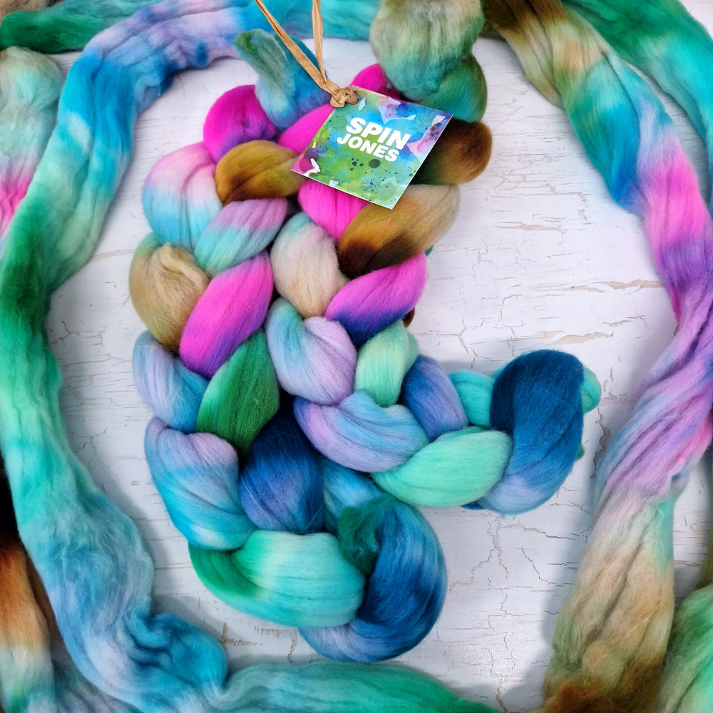 Rambouillet wool - Hand dyed - 100g (3.5oz) - PUDDLE