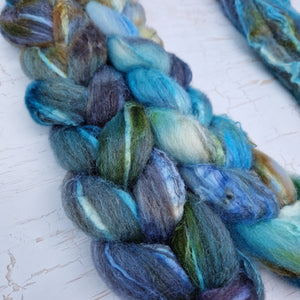 BREEZIN' (LEFTOVERS) - Bluefaced Leicester & tussah silk wool top combo - white and brown - Hand dyed braids - 100g (3.5oz)
