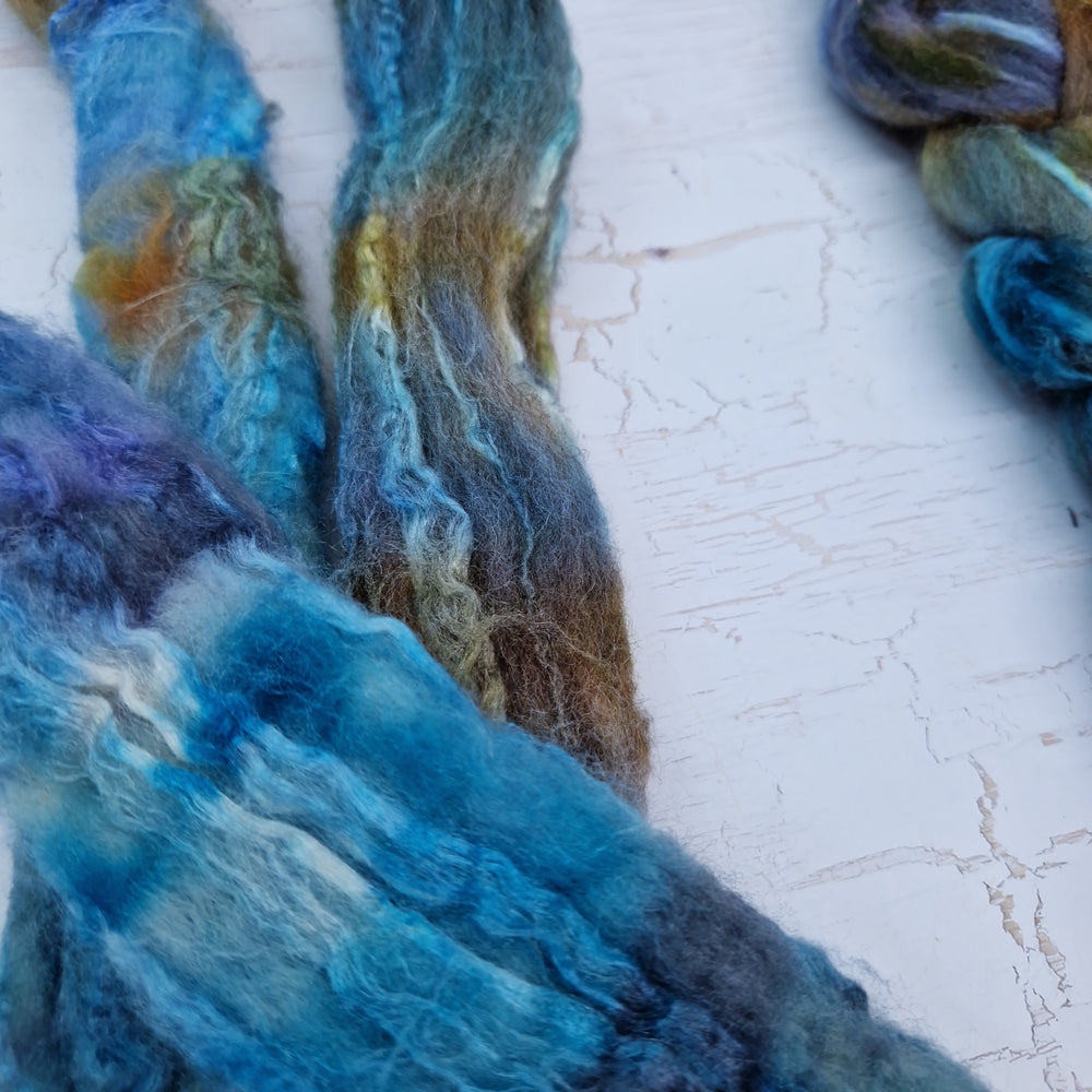 BREEZIN' (LEFTOVERS) - Bluefaced Leicester & tussah silk wool top combo - white and brown - Hand dyed braids - 100g (3.5oz)