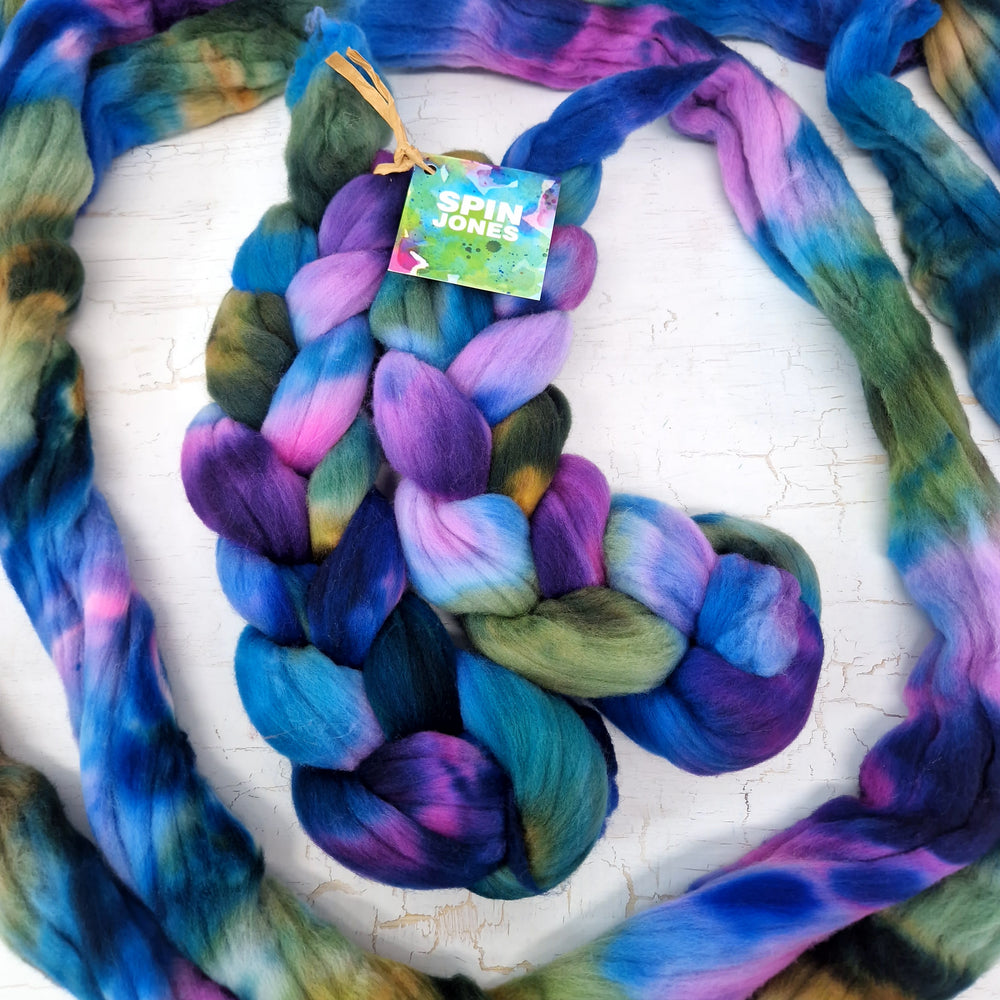 Rambouillet wool - Hand dyed - 100g (3.5oz) - BLUEBERRIES