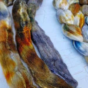 TARNISH - Bluefaced Leicester & tussah silk wool top combo - Hand dyed spinning wool - 100g (3.5oz)
