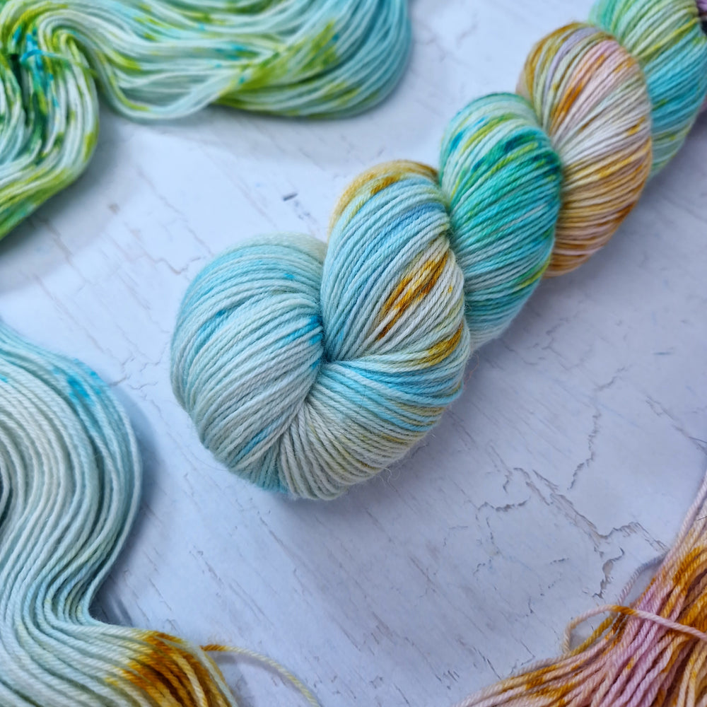 Hand dyed SW Bluefaced Leicester wool - 4ply fingering 100g 400m OOAK LEFTOVERS