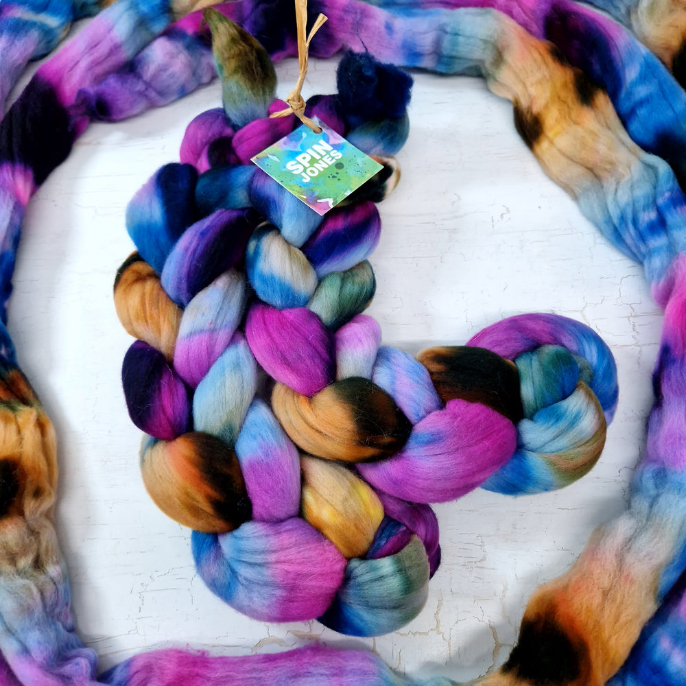 Rambouillet wool - Hand dyed - 100g (3.5oz) - BLUEBERRIES