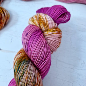 Hand dyed SW Bluefaced Leicester wool - 4ply fingering 100g 400m OOAK LEFTOVERS