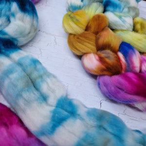 LEFTOVERS - Rambouillet wool - Hand dyed combed wool top -  100g (3.5oz)