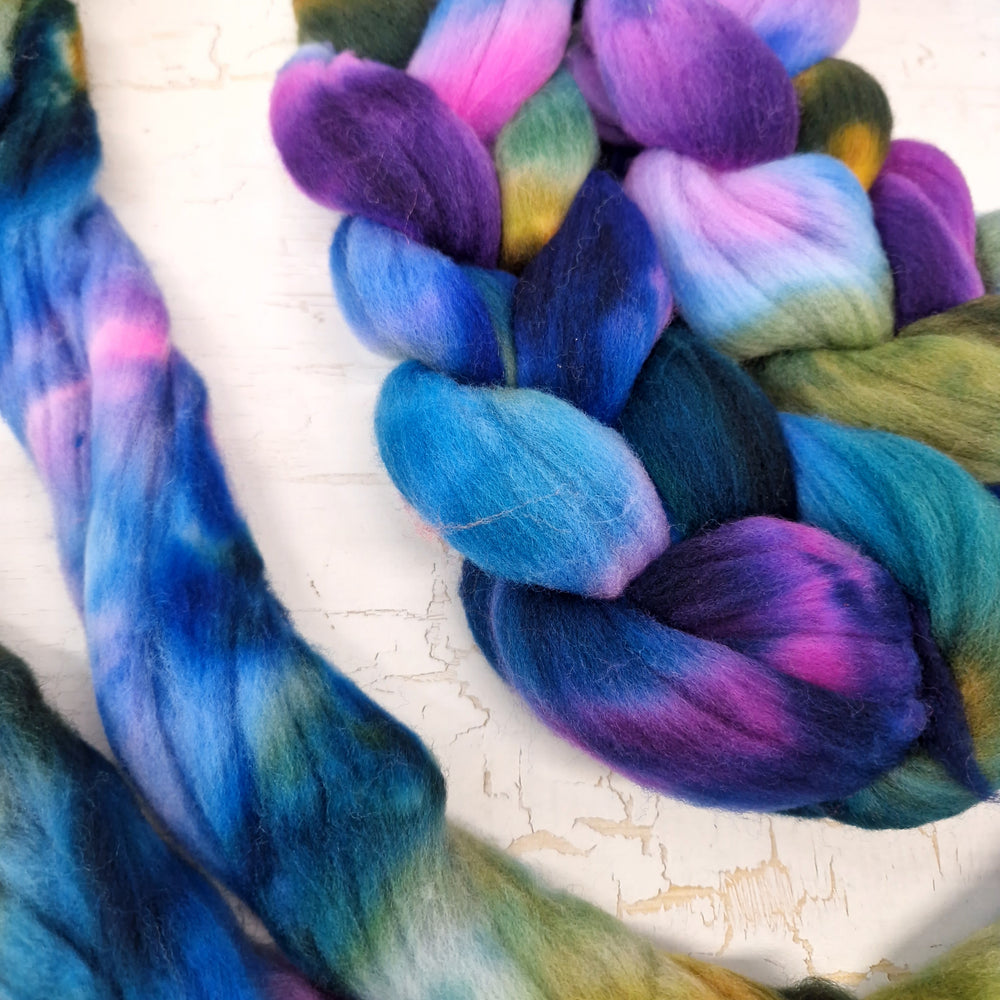 Rambouillet wool - Hand dyed - 100g (3.5oz) - BLUEBERRIES