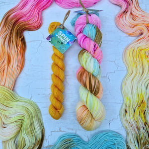 Surf shack & Golden - SOCK YARN DUO - SW Falkland Merino & Nylon